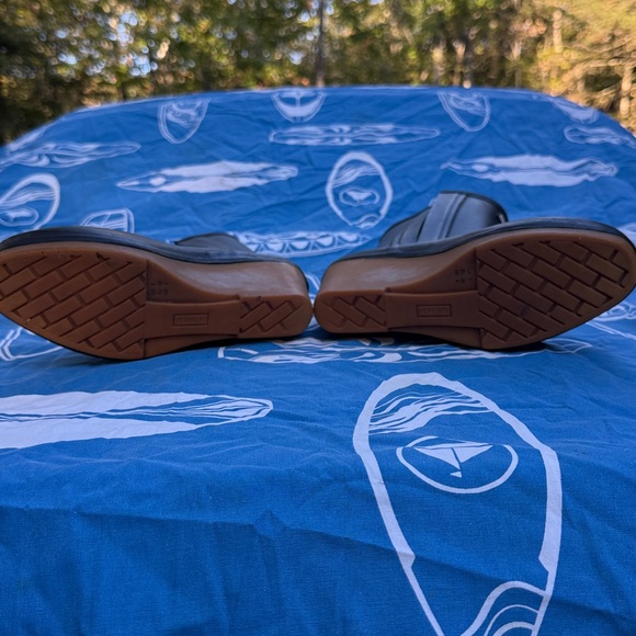 Hunter Black Wedge Boots - Picture 3 of 4